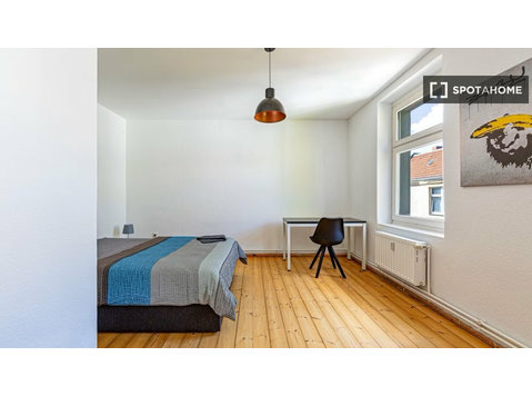 Camera condivisa solo per donne – Berlino Moabit - In Affitto
