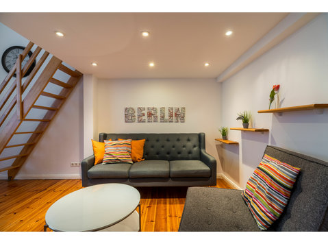 Geräumige Maisonette Wohnung mit einem Schlafzimmer und… - Zu Vermieten