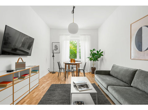 Spacious 2 Room Apartment in the popular Berlin Neukölln… - For Rent
