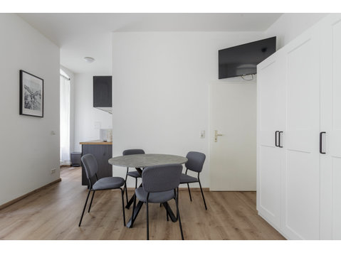 Spacious and cute flat in Friedrichshain (Berlin) - For Rent