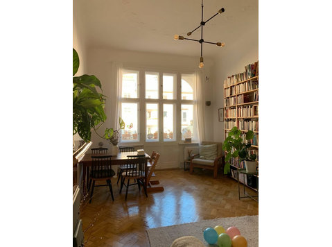 Gorgeous old apartment in the Bavarian Quarter (July 17th-… - Kiralık