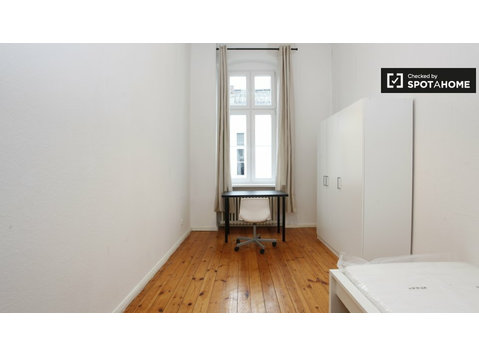 Mitte, Berlin'de 3 yatak Odalı daire içinde düzenli olarak… - Kiralık