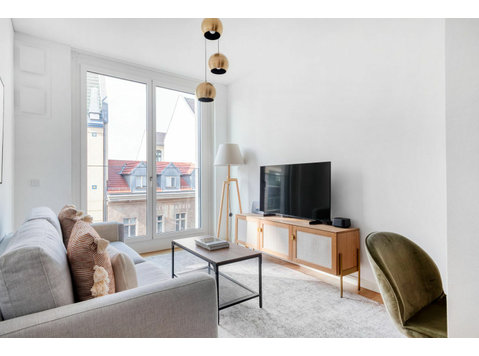 Upscale Mitte 1BR with Apple Store in building - Aluguel