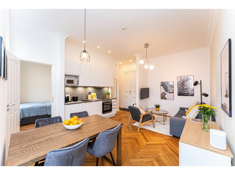 Urbaner Luxus: Neu renovierte 3-Zimmer-Wohnung im… - Zu Vermieten