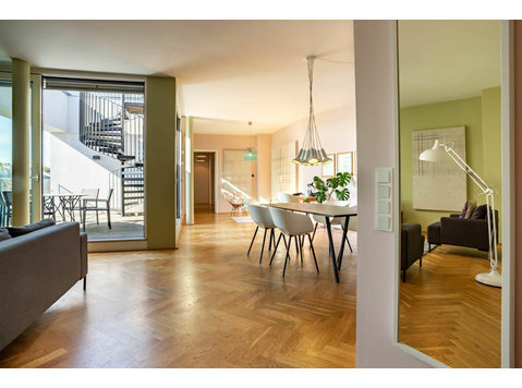 Wonderful penthouse in Mitte - For Rent