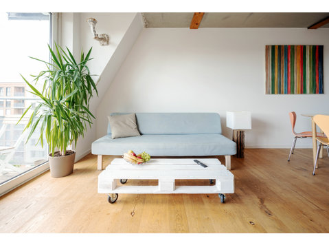 bright designer TOP-FLOOR apartment at MAUERPARK (MITTE)… - Do wynajęcia
