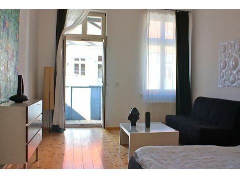 cosy and central flat for your stay in berlin PB quite and… - Под Кирија