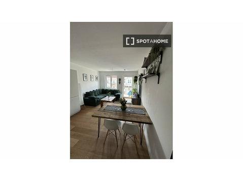 Apartamento de 2 dormitorios en alquiler en Berlín - Pisos