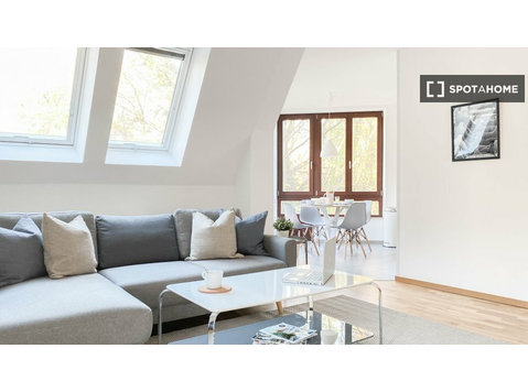 Apartamento de 2 dormitorios en alquiler en Berlín - Pisos