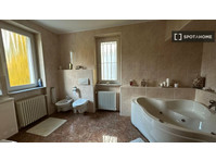 3-bedroom apartment for rent in Berlin, bills included.