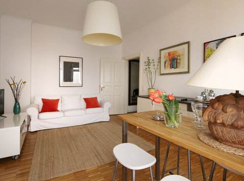 607 | Charming apartment with balcony near Torstr. – Mitte - Apartemen