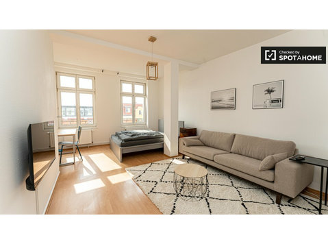 Apartament z 1 sypialnią do wynajęcia w Berlinie - Mieszkanie