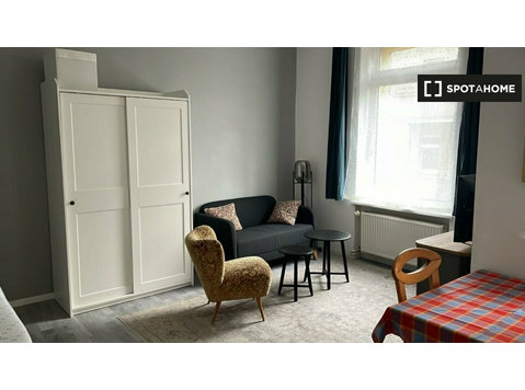 Apartamento com 1 quarto para alugar em Borsigwalde, Berlim - Apartamentos