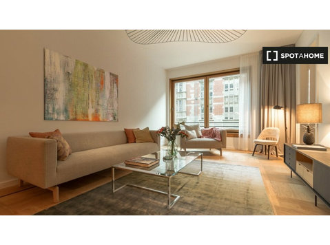 Apartament z jedną sypialnią do wynajęcia w Tiergarten w… - Mieszkanie