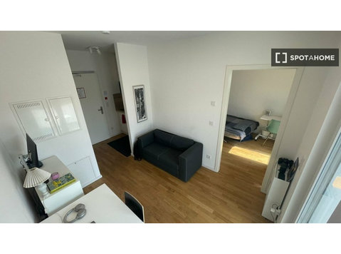 Wohnung mit 1 Schlafzimmer zu vermieten im Weitlingkiez,… - Wohnungen