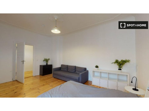 Apartament z 2 sypialniami do wynajęcia w Berlinie - Mieszkanie
