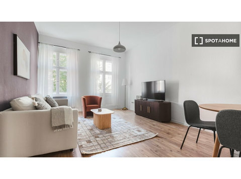 Apartament z 2 sypialniami do wynajęcia w Reuterkiez, Berlin - Mieszkanie