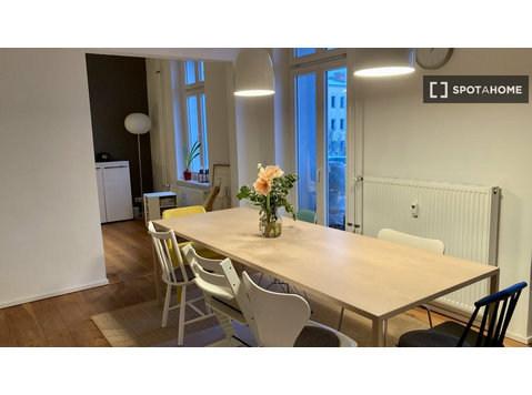 Apartment with 3 bedrooms for rent in Weissensee, Berlin - アパート