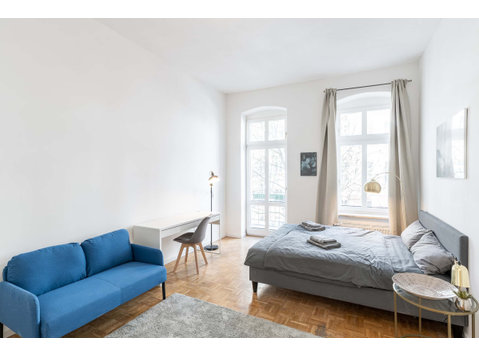 Beautiful 4 bedrooms apartment in Berlin Prenzlauer Berg - Apartamentos
