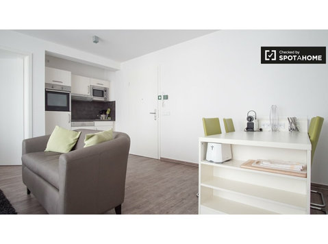 Köpenick, Berlin'de kiralık 1 yatak odalı aydınlık daire - Apartman Daireleri