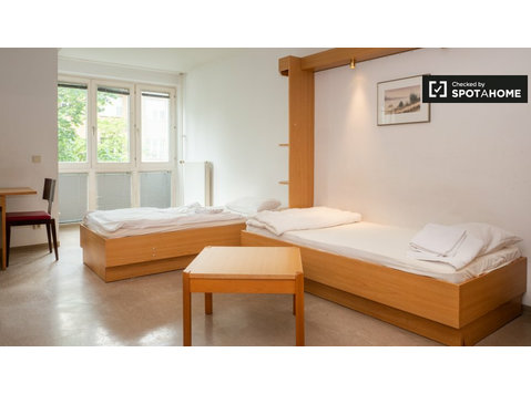 Berlin Friedenau'da kiralık aydınlık stüdyo daire - Apartman Daireleri
