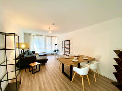 'Britta' modernes geräumiges Apartment in Friedrichshain - Apartments