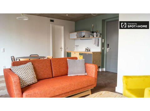 Apartamento chique com 2 quartos para alugar em Mitte,… - Apartamentos