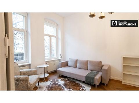 Schicke Wohnung mit 3 Schlafzimmern in Prenzlauer Berg zu… - Wohnungen