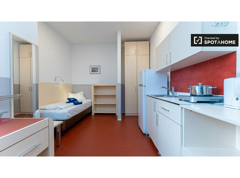 Acolhedor apartamento de estúdio para alugar em Kreuzberg,… - Apartamentos