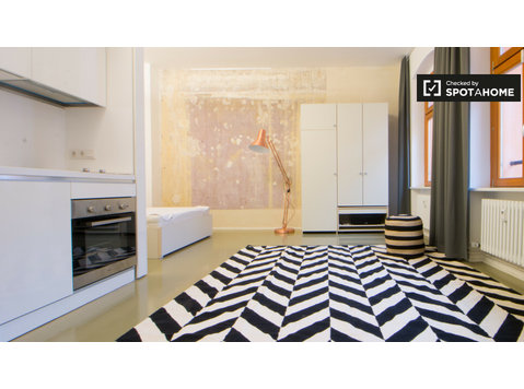 Elegante apartamento estudio en alquiler en Friedrichshain,… - Pisos
