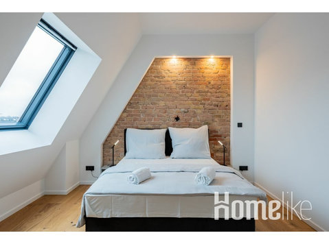 First occupancy in a converted attic apartment! (WE11,… - Leiligheter