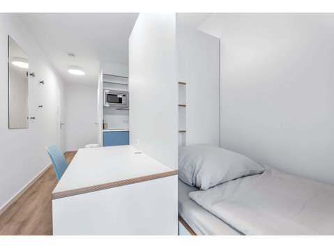 Fully furnished studio with balcony - Apartamentos