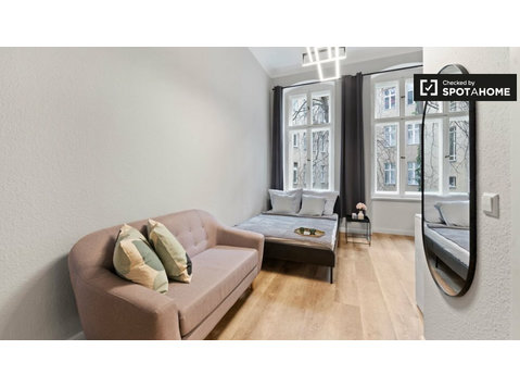Berlin Schöneberg'de mobilyalı ve donanımlı stüdyo - Apartman Daireleri