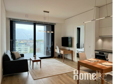 IN THE TRIANGLE OF CHARLOTTENBURG, TIERGARTEN AND MOABIT IN… - Apartments