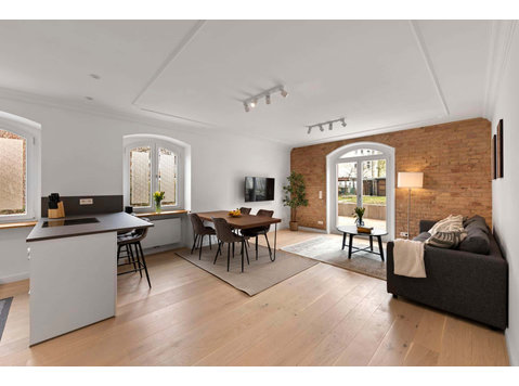 Luxuriöse, frisch sanierte, gemütliche 4-Zimmer-Wohnung in… - Apartments