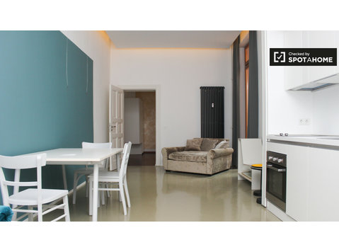 Modern 1-bedroom apartment for rent, Freidrichshain, Berlin - 아파트