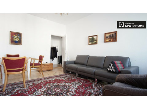 Düğün, Berlin'de kiralık modern 1 yatak odalı daire - Apartman Daireleri