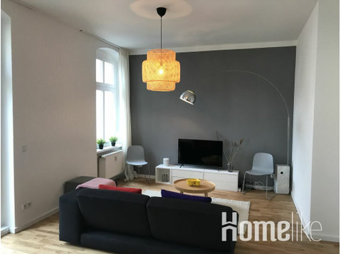 Modern, licht en rustig 2 kamer zakelijk appartement met… - Appartementen