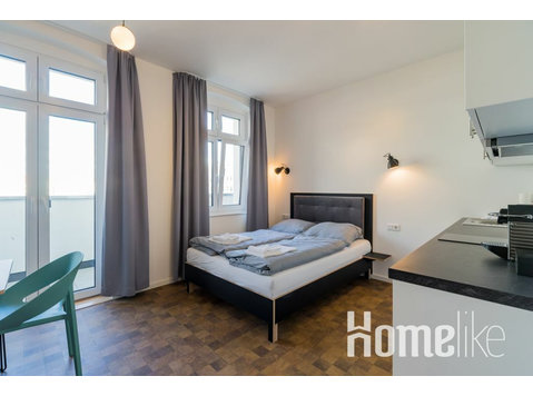 Modern studio in the renovated apartment building on… - דירות