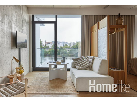 One Bedroom Open Plan Suite - דירות