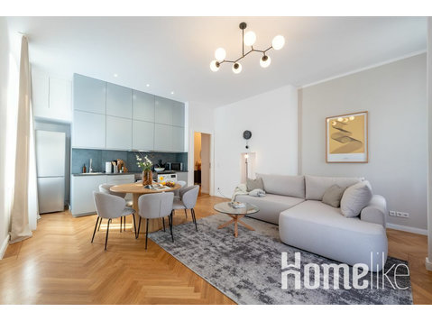 Renovated and elegant 3-room Apartment w/balcony in Steglitz - 	
Lägenheter