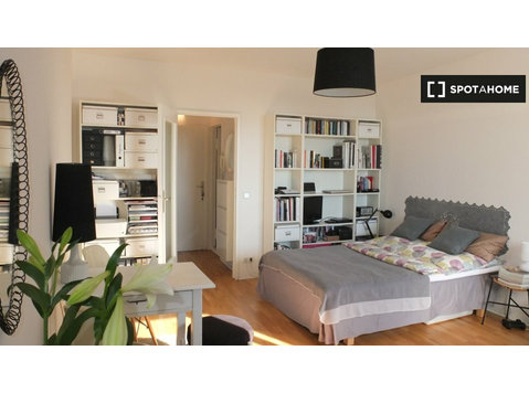 Studio apartment for rent in Charlottenburg, Berlin - Apartamente