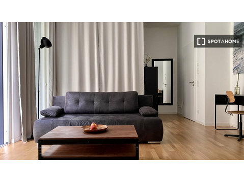 Apartamento estúdio para alugar em Schillerkiez, Berlim - Apartamentos