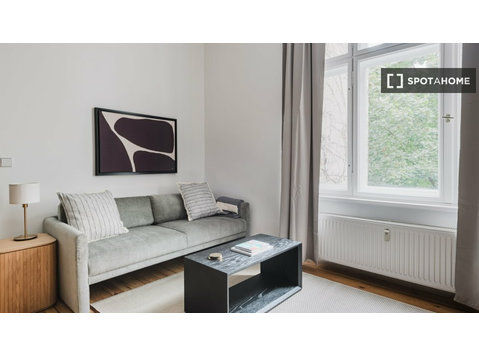 Studio zu vermieten in Berlin - Wohnungen