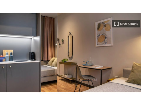 Berlin'de kiralık stüdyo daire, faturalar dahil - Apartman Daireleri