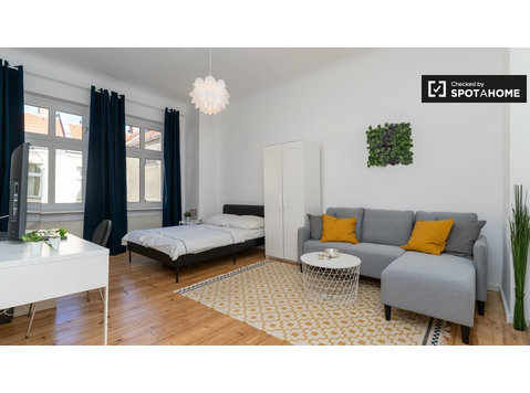 Studio  for rent in Berlin - Apartments
