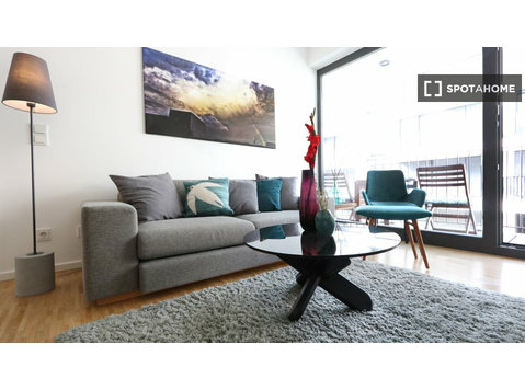 Stunning 2-bedroom apartment with terrace in Chaussestrasse - Apartemen