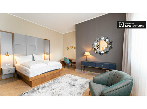 Stilvolle 1-Zimmer-Wohnung zur Miete in Charlottenburg - Wohnungen