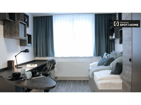 Elegante apartamento de estúdio para alugar em Lichtenberg,… - Apartamentos