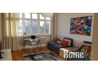 Sunny and spacious apartment, excellent location - Apartments